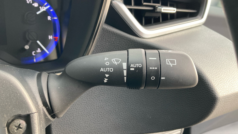 Toyota Corolla 2.0 VVT-i Hybrid Design 5dr CVT Hybrid Estate